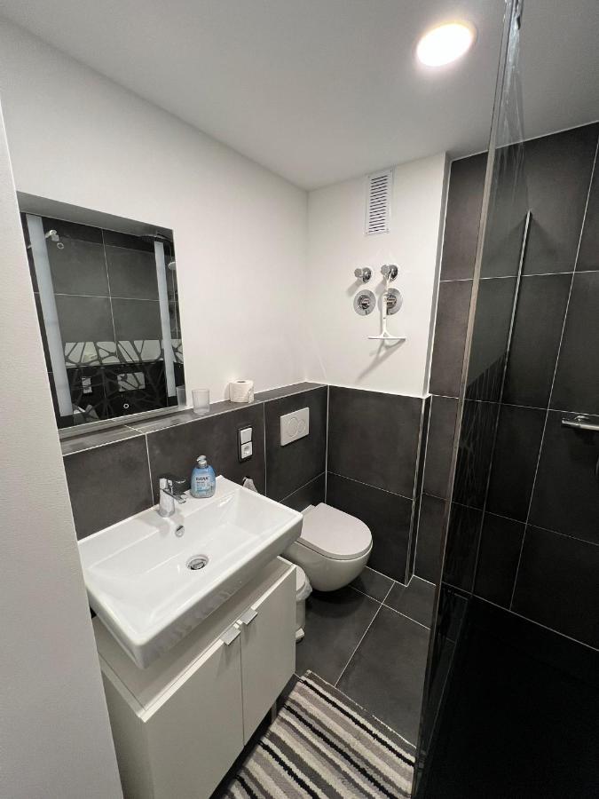 Modernes Appartement In Der Innenstadt كولونيا المظهر الخارجي الصورة